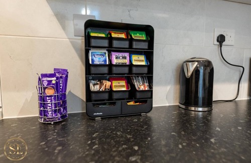 Wallington Apartment | Stunning city centre apartment with street parking