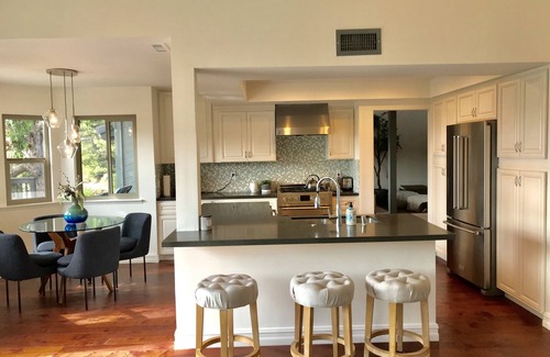 Fire Mountain House | Stunning Coastal Home! Surfboards, kayaks, bikes, air hockey, gorgeous!