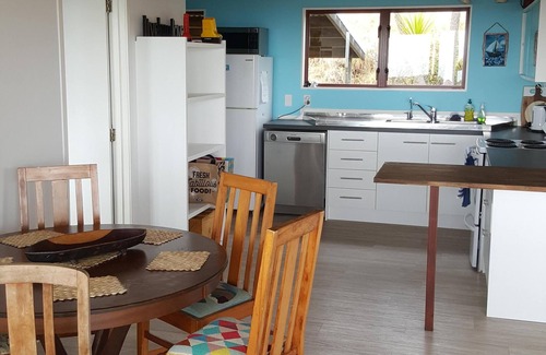 Kaeo House | Stunning Coastal Views in Native Kiwi Zone