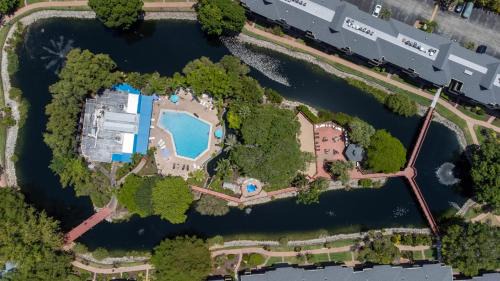 Park Shore Apartment | Stunning Condo at Park Shore Resort 149