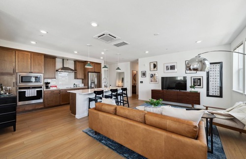 Oakland Condo | Stunning Condo with SF Bay Views