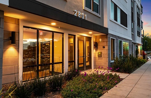 Oakland Condo | Stunning Condo with SF Bay Views