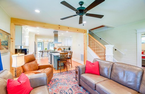 Damascus House | Stunning Damascus Vacation Rental with Fire Pit!