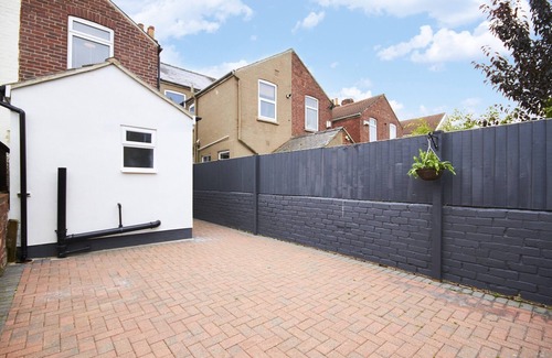 Doncaster House | Stunning Doncaster House - Sleeps 8 - by PureStay