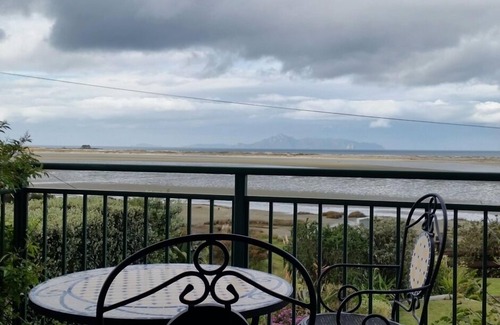 Mangawhai Heads House | Stunning estuary and coastal views