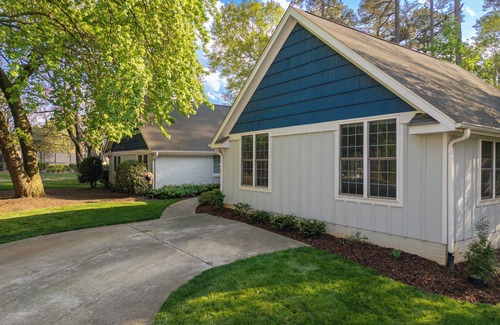 Raleigh House | Stunning Executive Home - Walk to North Hills - Hardscaping/Firepit - LOCATION!