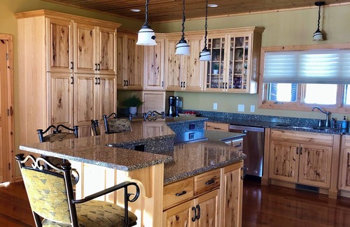 Alexandria House | Stunning Family Friendly Lake Home Retreat on Beautiful Lake Darling