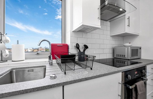 Chelsea Apartment | Stunning Flat in Chelsea, Kings Road with Balcony