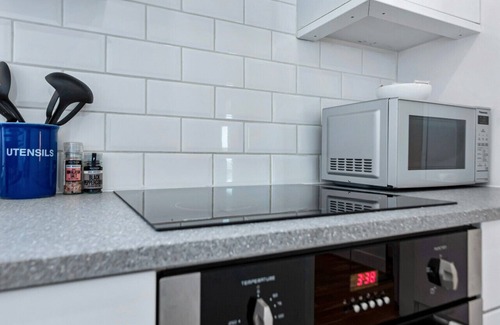 Chelsea Apartment | Stunning Flat in Chelsea, Kings Road with Balcony