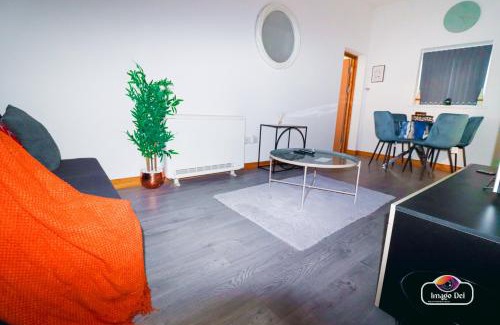 Birmingham Apartment | Stunning Flats in Handsworth Birmingham Close to ONE STOP Perry barr andAston Football club
