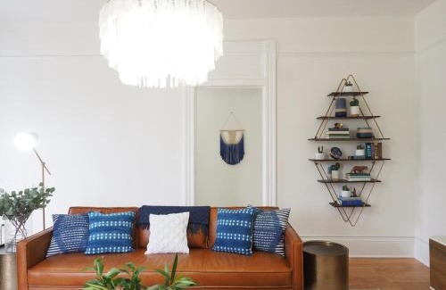 Dixon Park House | Stunning Forsyth Park Victorian - Walk to it all!