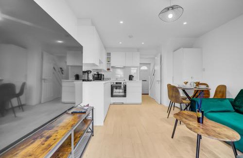 Whitechapel Apartment | STUNNING Garden House Prime Location W Private Parking