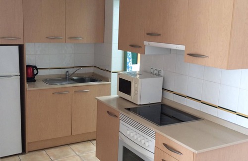 Caleta de Fuste Apartment | STUNNING GAUDIA COMPLEX, REFURBISHED 1 BEDROOM SOUTH FACING POOLSIDE APARTMENT
