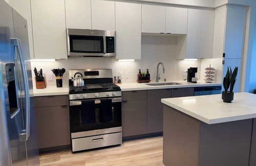 Lyon Street Apartment | Stunning Haven W/Pool,Gym&Parking Near Disneyland