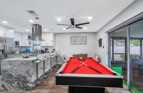 Seffner Community Alliance House | Stunning Heated Pool House Close to Tampa & Casino