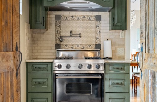 Southwest Calgary House | Stunning Historical Landmark in Elbow Park