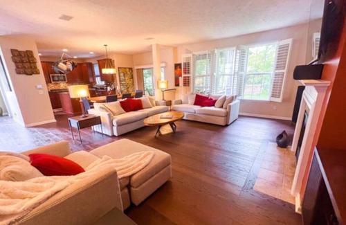 Maxwell House | Stunning home, Geist Lake area. 30 Minutes from Indianapolis Motor Speedway!