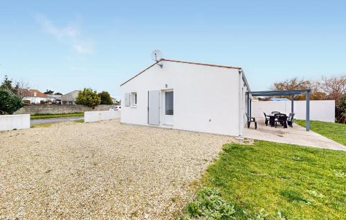 La Bree-les-Bains House | Stunning Home In La Brée-Les-Bains