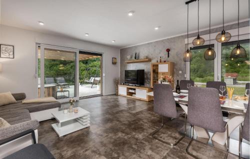 Seliste Dreznicko House | Stunning Home In Seliste Dreznicko