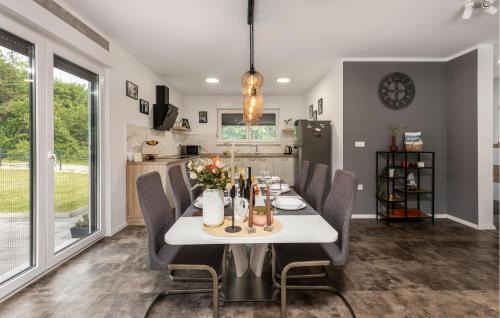 Seliste Dreznicko House | Stunning Home In Seliste Dreznicko