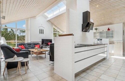 Skiveren House | Stunning home in ålbæk with WiFi