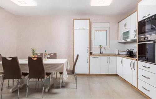 Bibici House | Stunning Home In Bibici