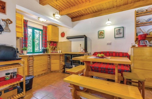 Bribir House | Stunning home in Bribir with kitchen