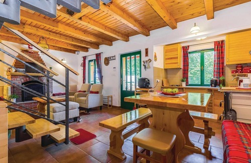 Bribir House | Stunning home in Bribir with kitchen