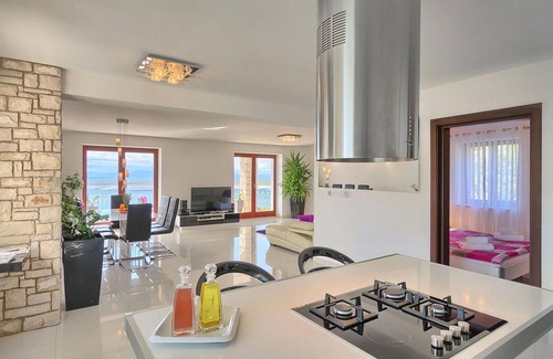 Klanfari House | Stunning home in Crikvenica