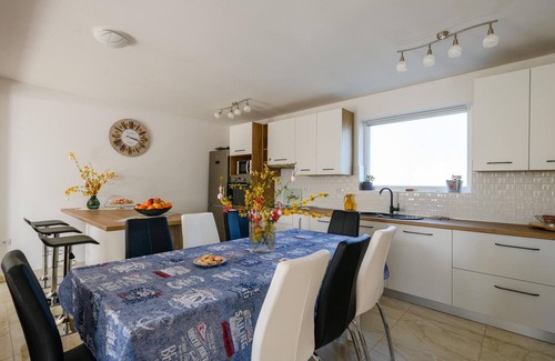 Debeljuhi House | Stunning home in Fradelani with WiFi