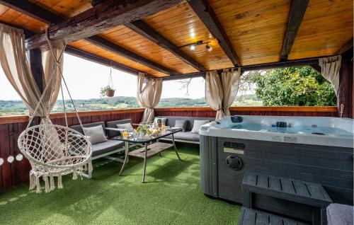 Kraljevec Sesvetski House | Stunning Home In Hrascina With Sauna