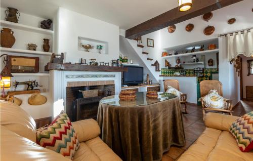 Iznajar House | Stunning Home In Iznajar With Wifi