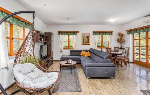 Presika House | Stunning Home In Lukovdol With Sauna