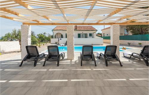 Lun House | Stunning Home In Lun With Wifi