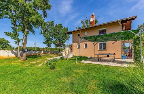 Loborika House | Stunning home in Marcana