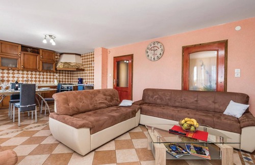 Karlovac House | Stunning home in Ozalj with WiFi