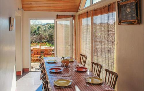 Plogoff House | Stunning Home In Plogoff With Kitchen