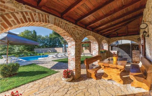 Kosinozici House | Stunning Home In Porec