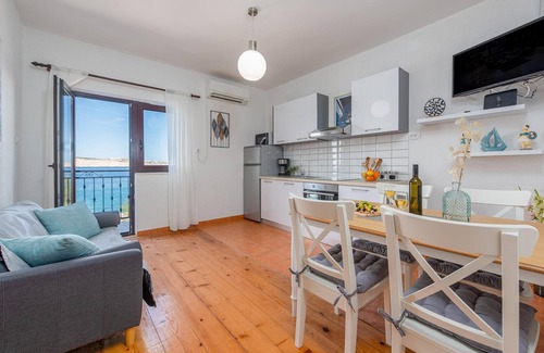 Prizna House | Stunning home in Prizna with WiFi