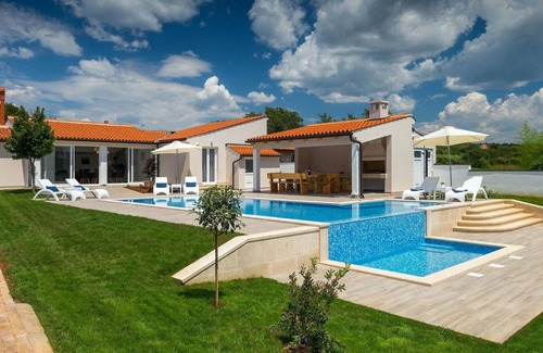 Pomer House | Stunning home in Pula