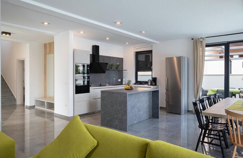 Skatari House | Stunning home in Pula