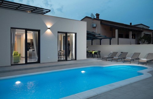 Skatari House | Stunning home in Pula