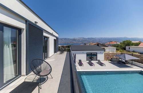 Razanac House | Stunning home in Razanac with sauna