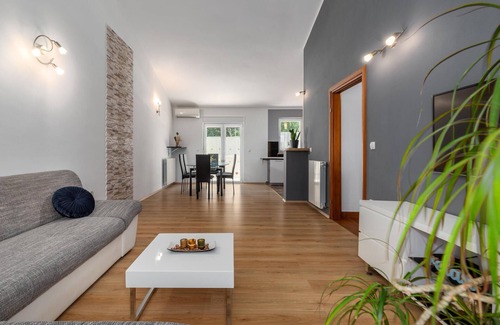 Sveta Nedelja House | Stunning home in Snasici