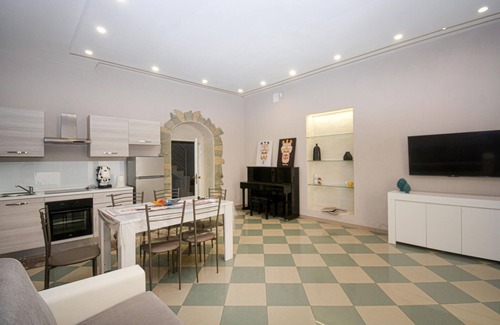 Solarino House | Stunning home in Solarino