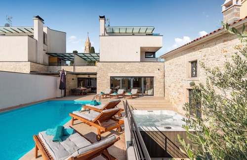 Valtura House | Stunning home in Valtura with sauna