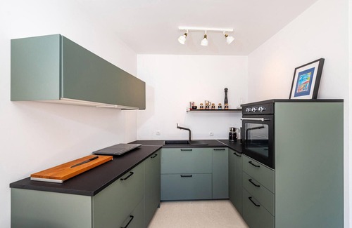 Vinjerac House | Stunning home in Vinjerac with kitchen