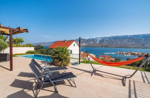 Vinjerac House | Stunning home in Vinjerac with kitchen