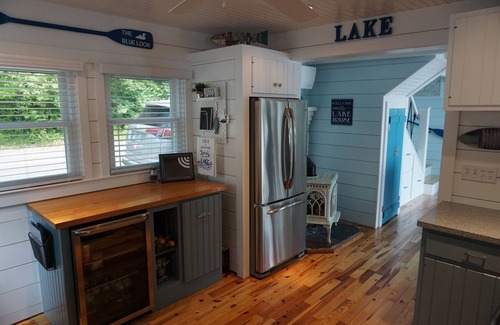 Franklin House | Stunning Lake House on Beautiful Webster Lake, Perfect for your Summer Get-Away.