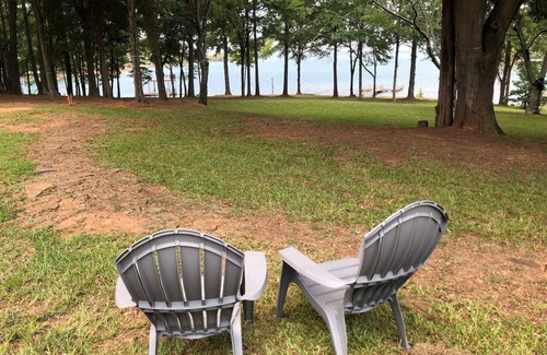 Hartwell House | Stunning Lake Views, Family/Pet Friendly, Private Dock